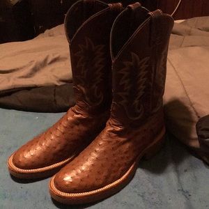 Men’s Justin full quill ostrich boots